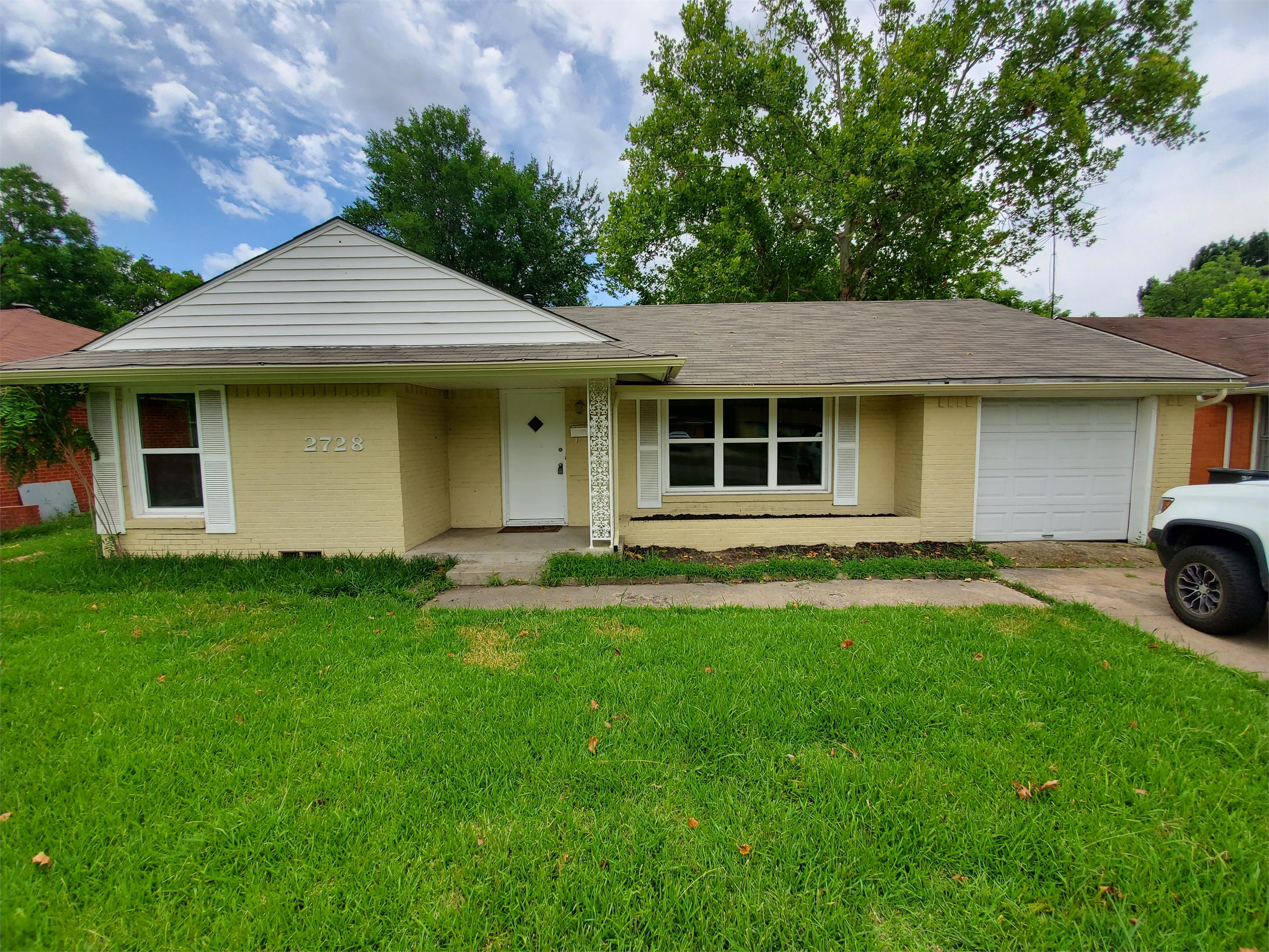 2728 Oates Drive