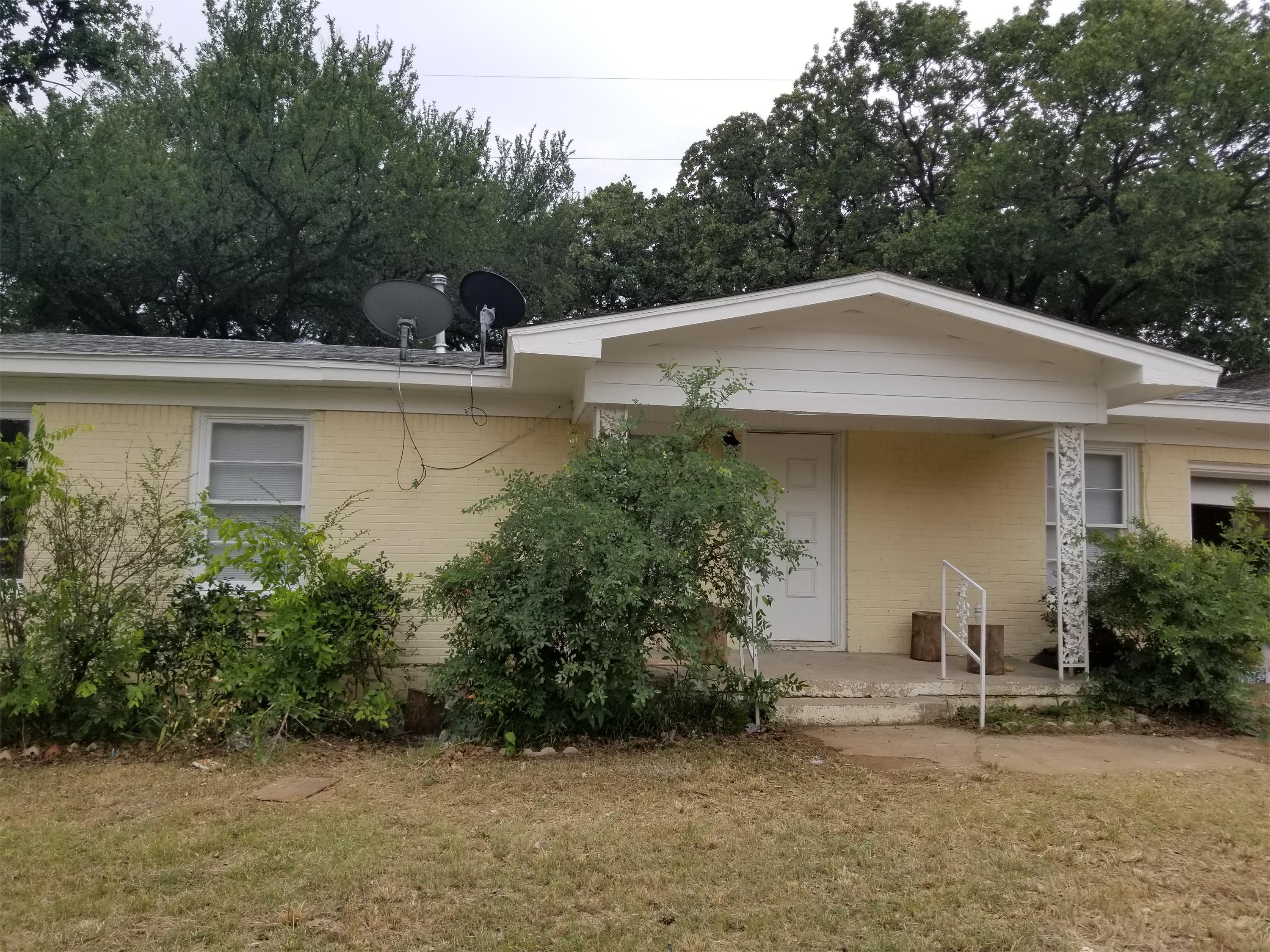 5908 Maceo Ln.
